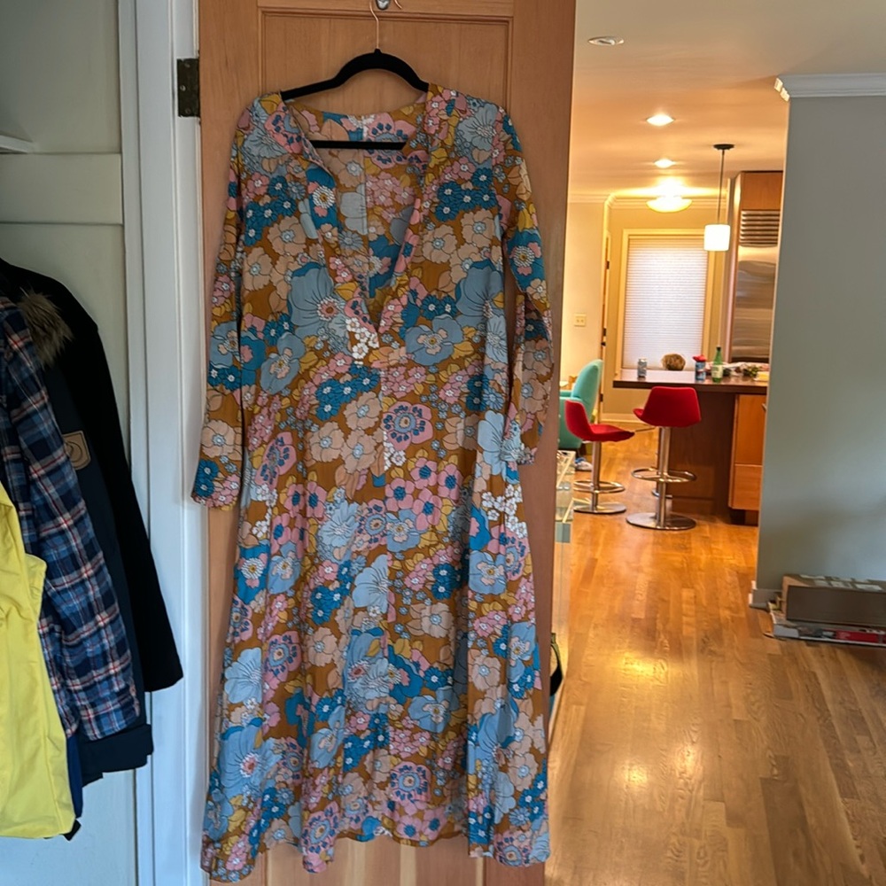 Dodo Bar Or dress.   Great as a beach coverup or night on the town.